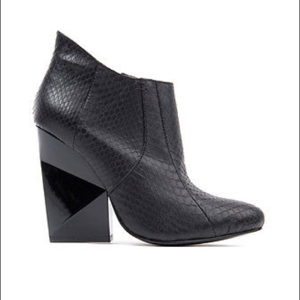 Dolce Vita ‘Kemp’ Booties